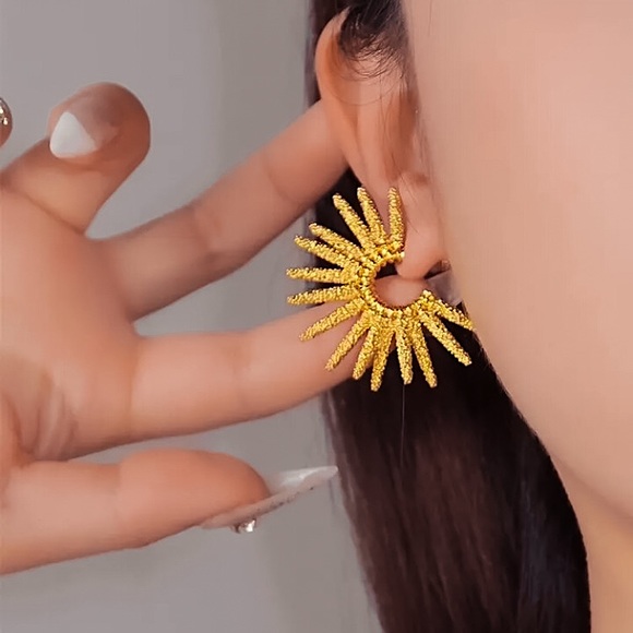 🔵𝟲𝟱%𝗢𝗙𝗙 𝗯𝘂𝗻𝗱𝗹𝗲𝘀 𝟯+🔵 NEW 925 Gold Spiked Drop Earrings - Picture 6 of 13